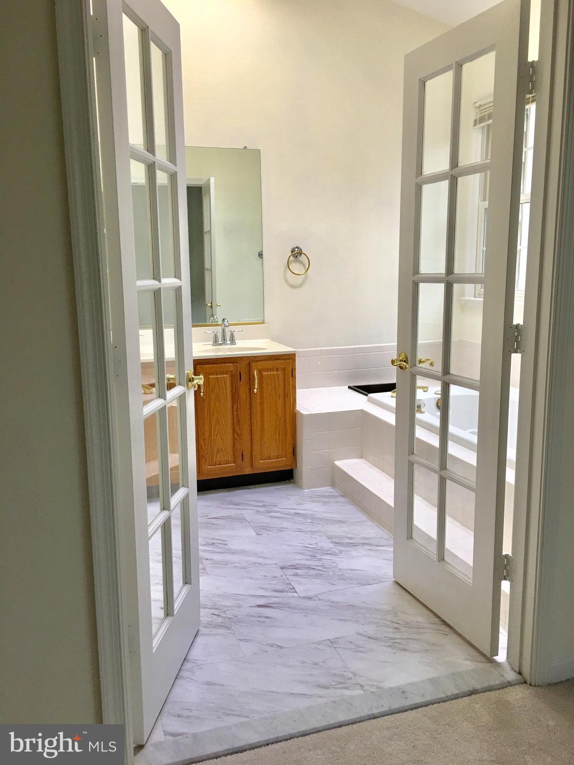 ROSE HILL FALLS - Residential