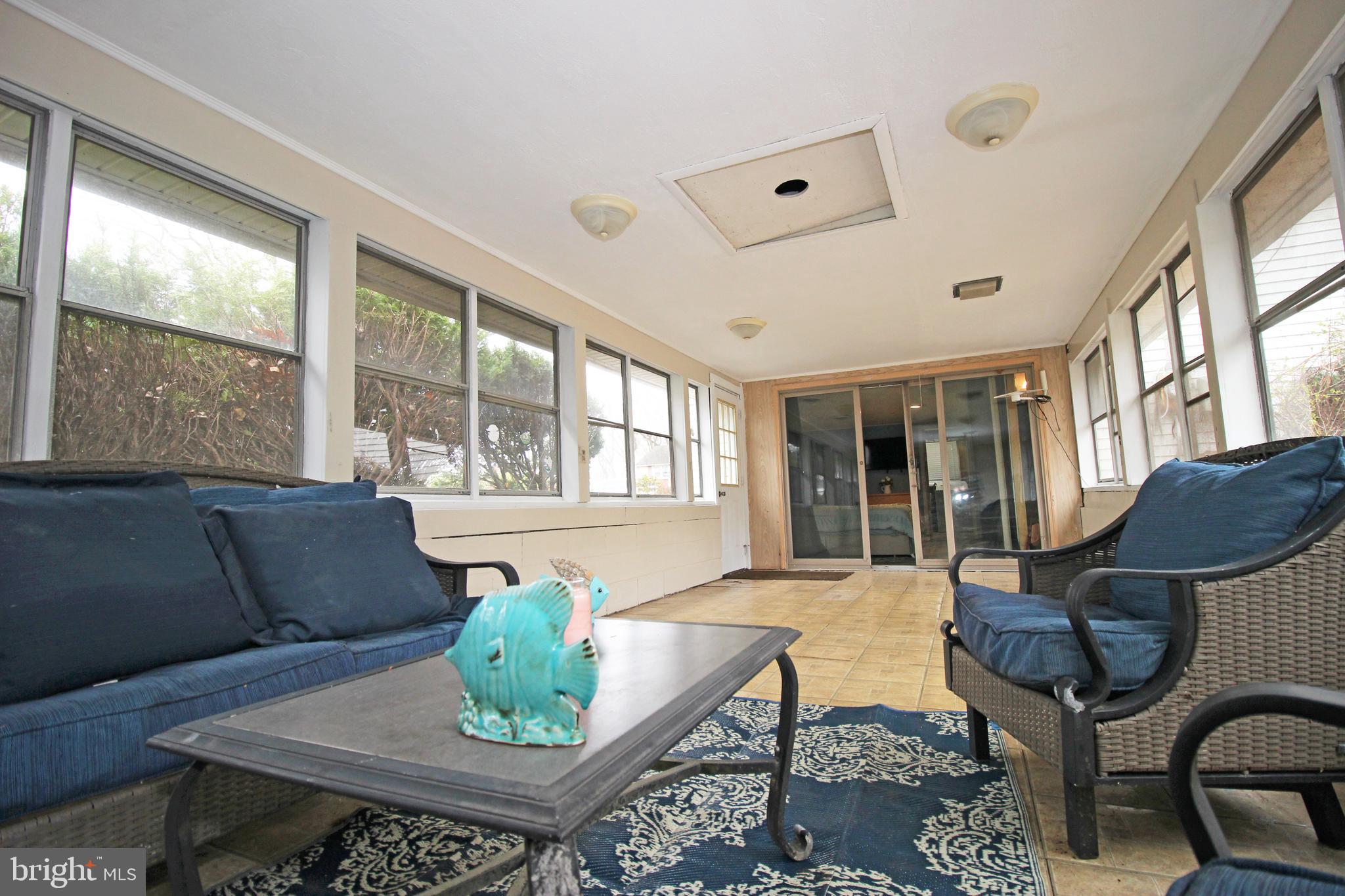 VILLAGE GREEN - Residential