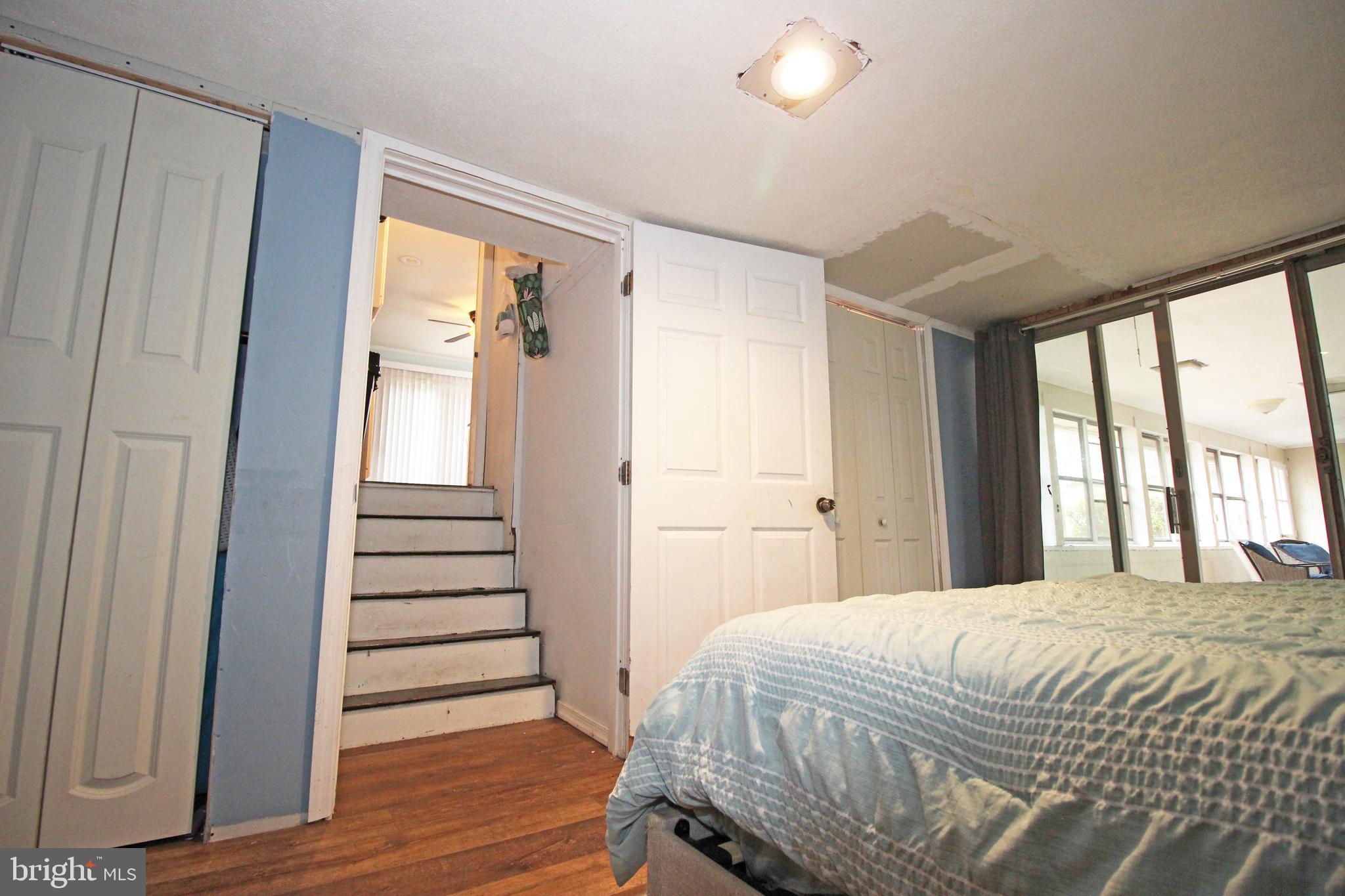 VILLAGE GREEN - Residential