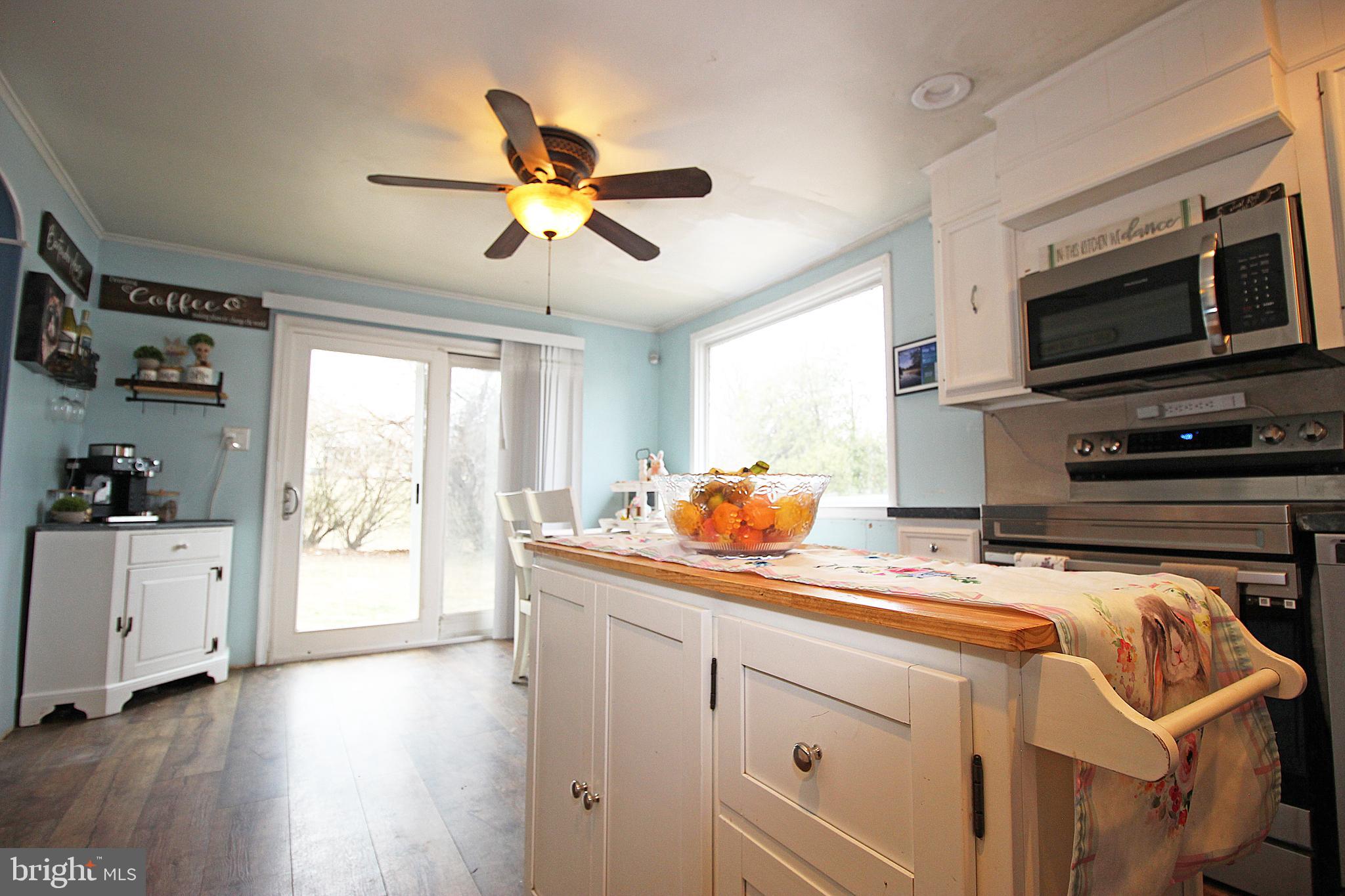 VILLAGE GREEN - Residential