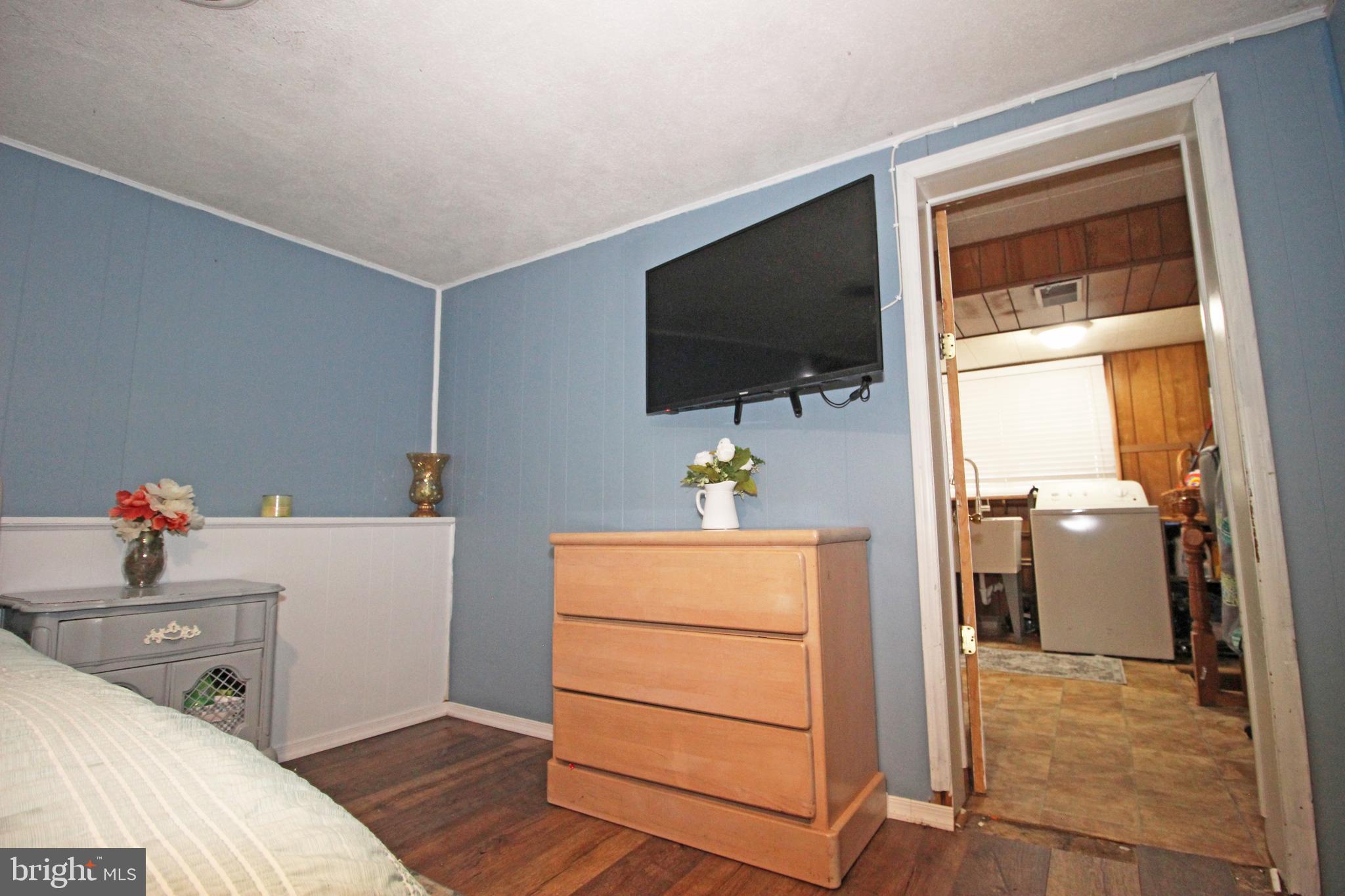 VILLAGE GREEN - Residential