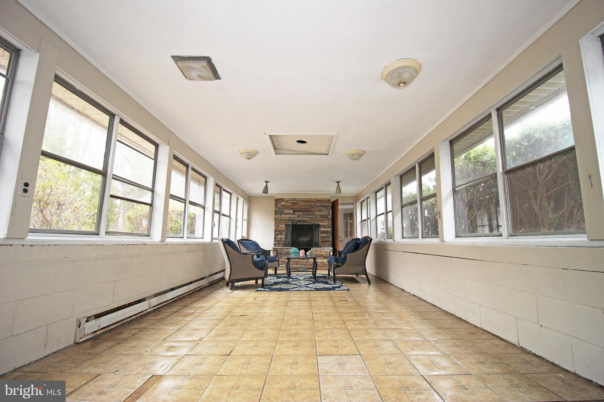 VILLAGE GREEN - Residential