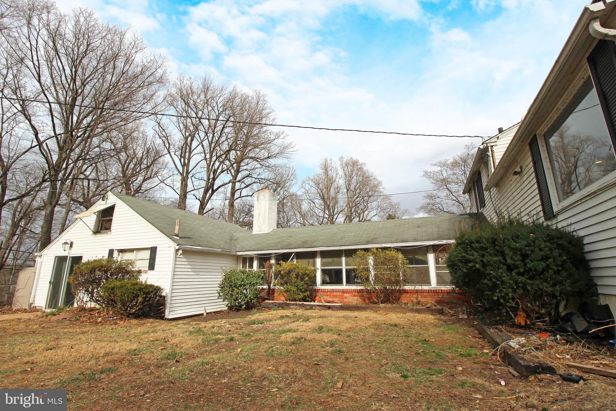 VILLAGE GREEN - Residential