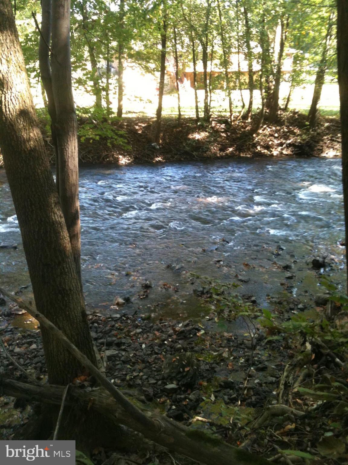 VILLAGE GREEN - Residential