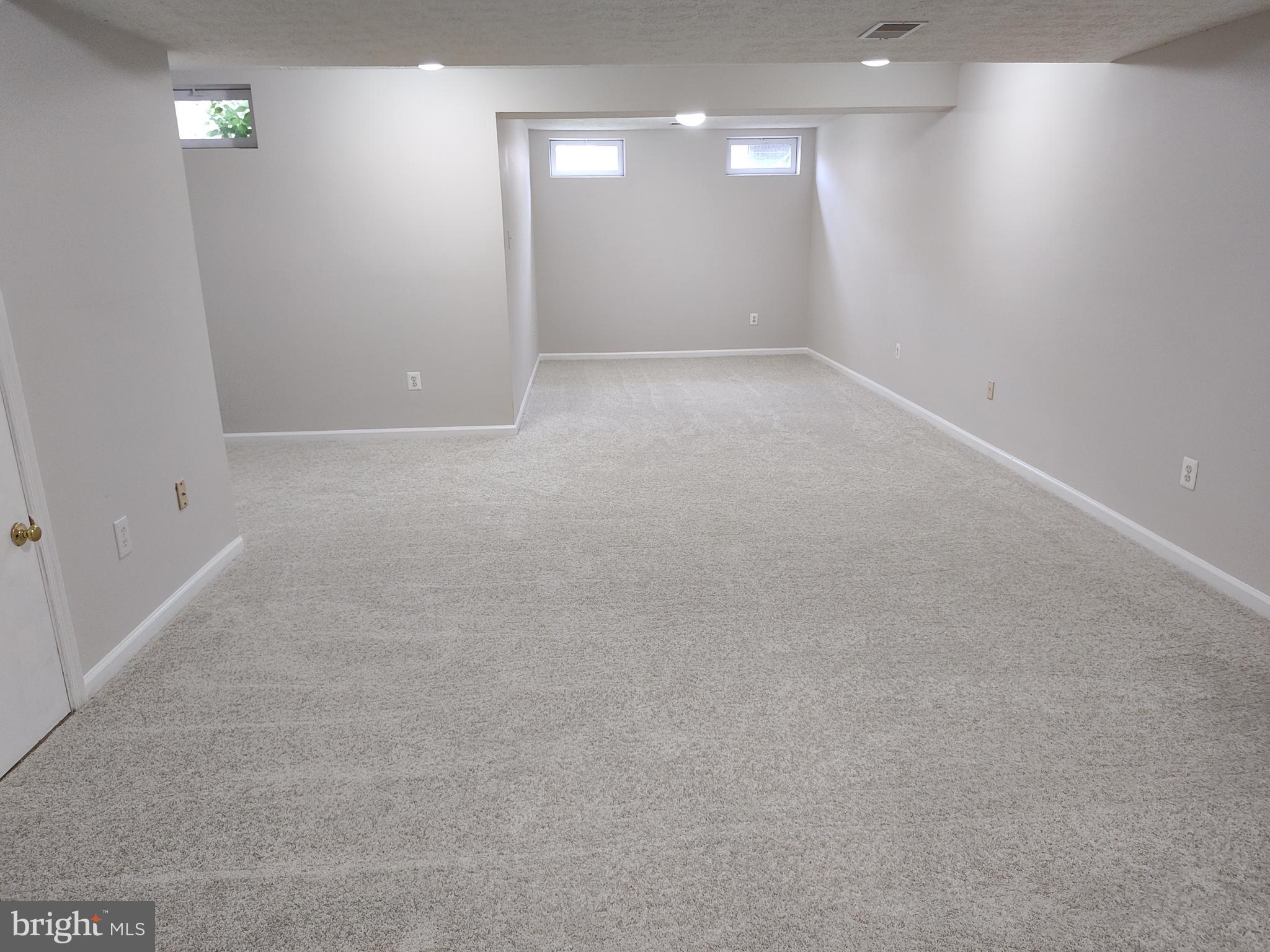 EATON SQUARE - Residential Lease