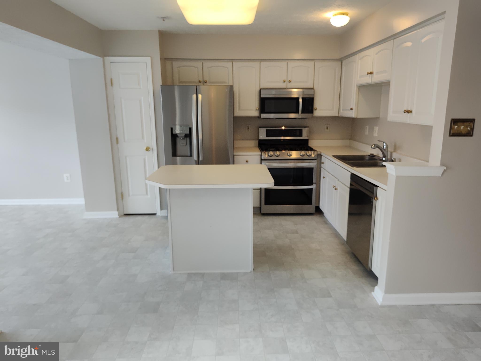 EATON SQUARE - Residential Lease