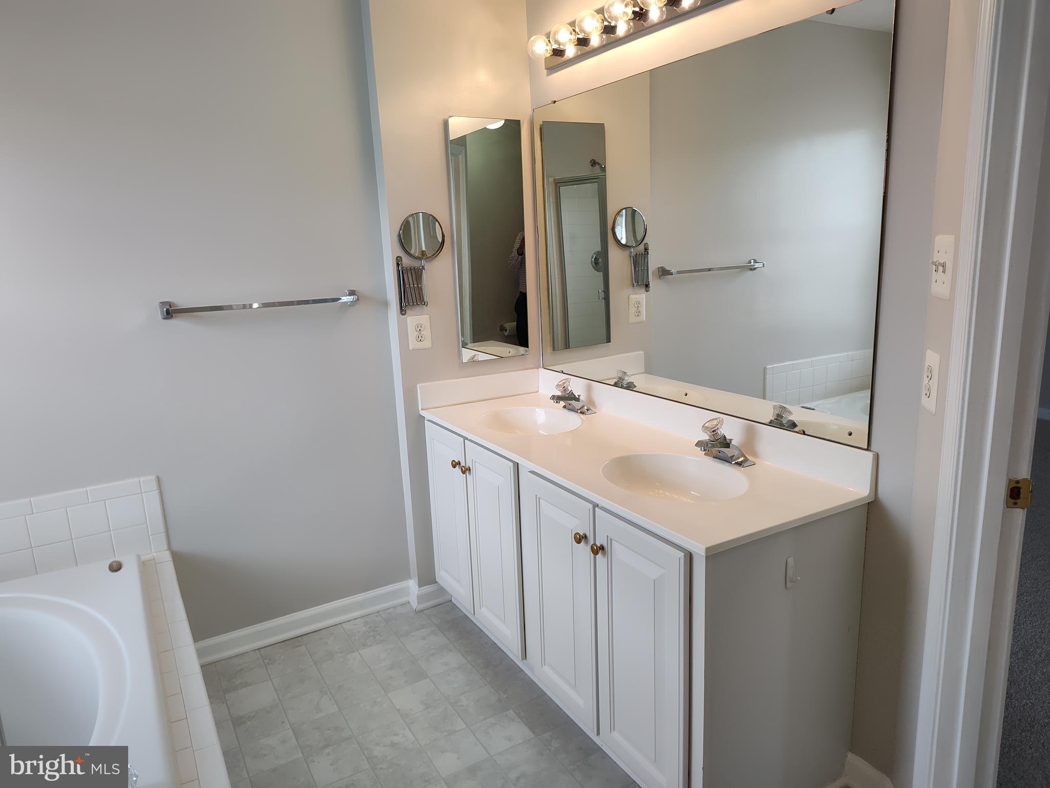 EATON SQUARE - Residential Lease