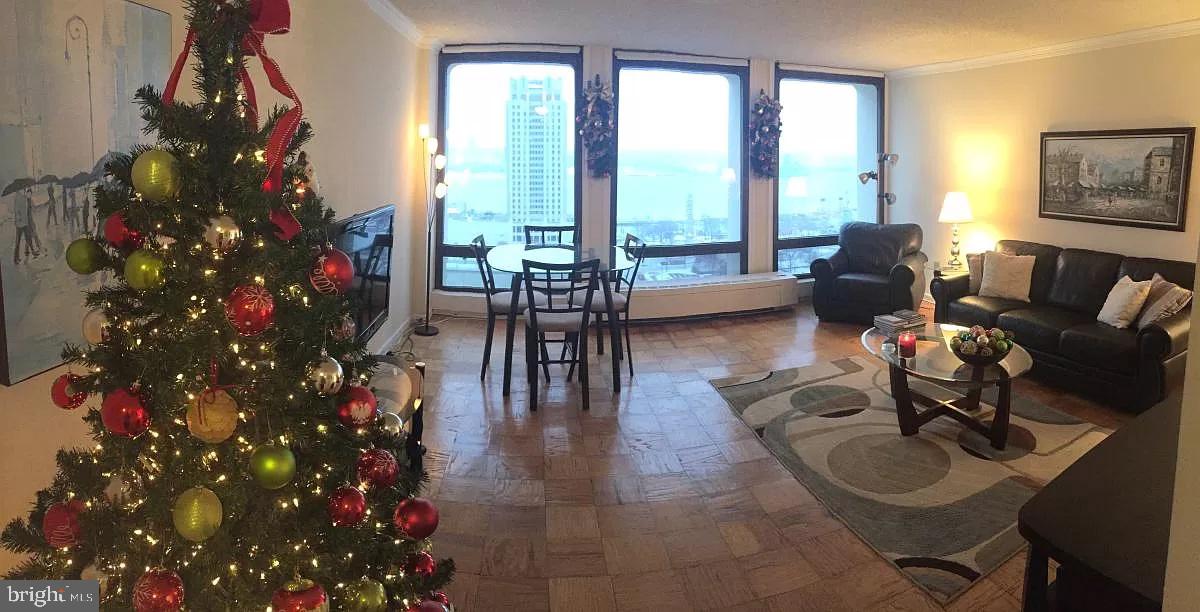 SOCIETY HILL - Residential Lease