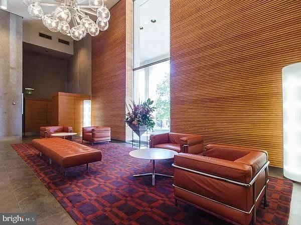 SOCIETY HILL - Residential Lease