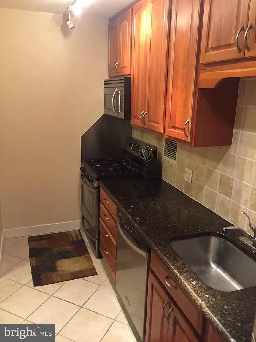 SOCIETY HILL - Residential Lease