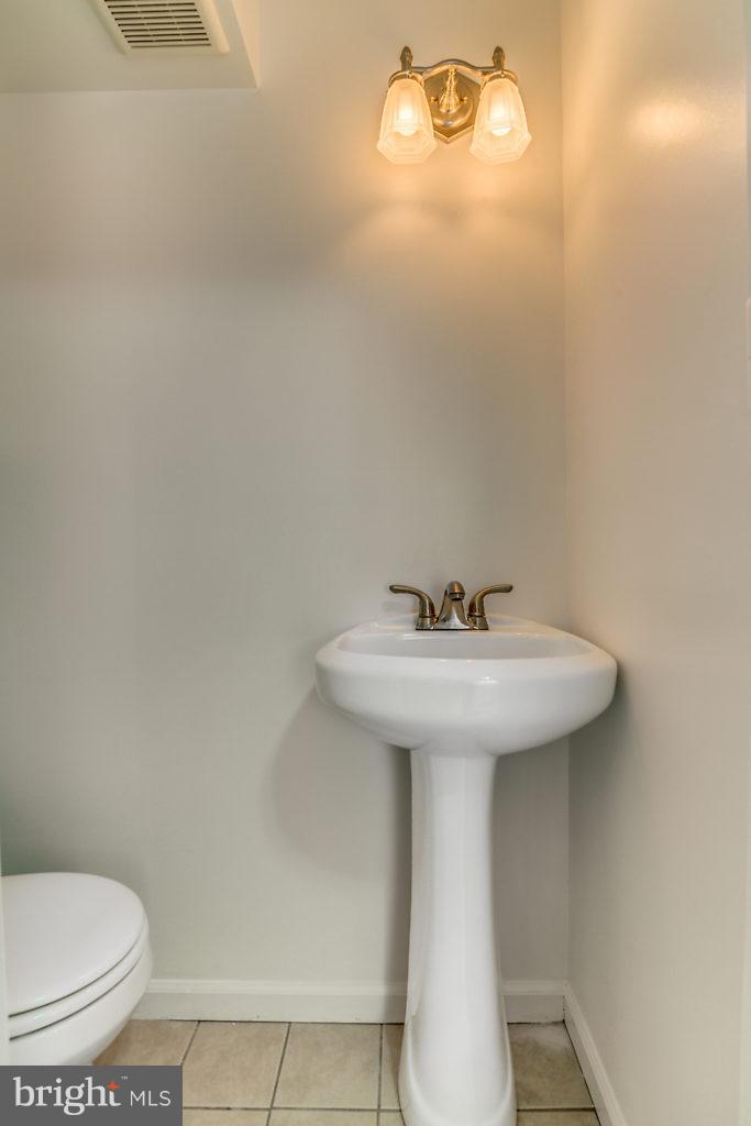 NEWINGTON STATION - Residential Lease