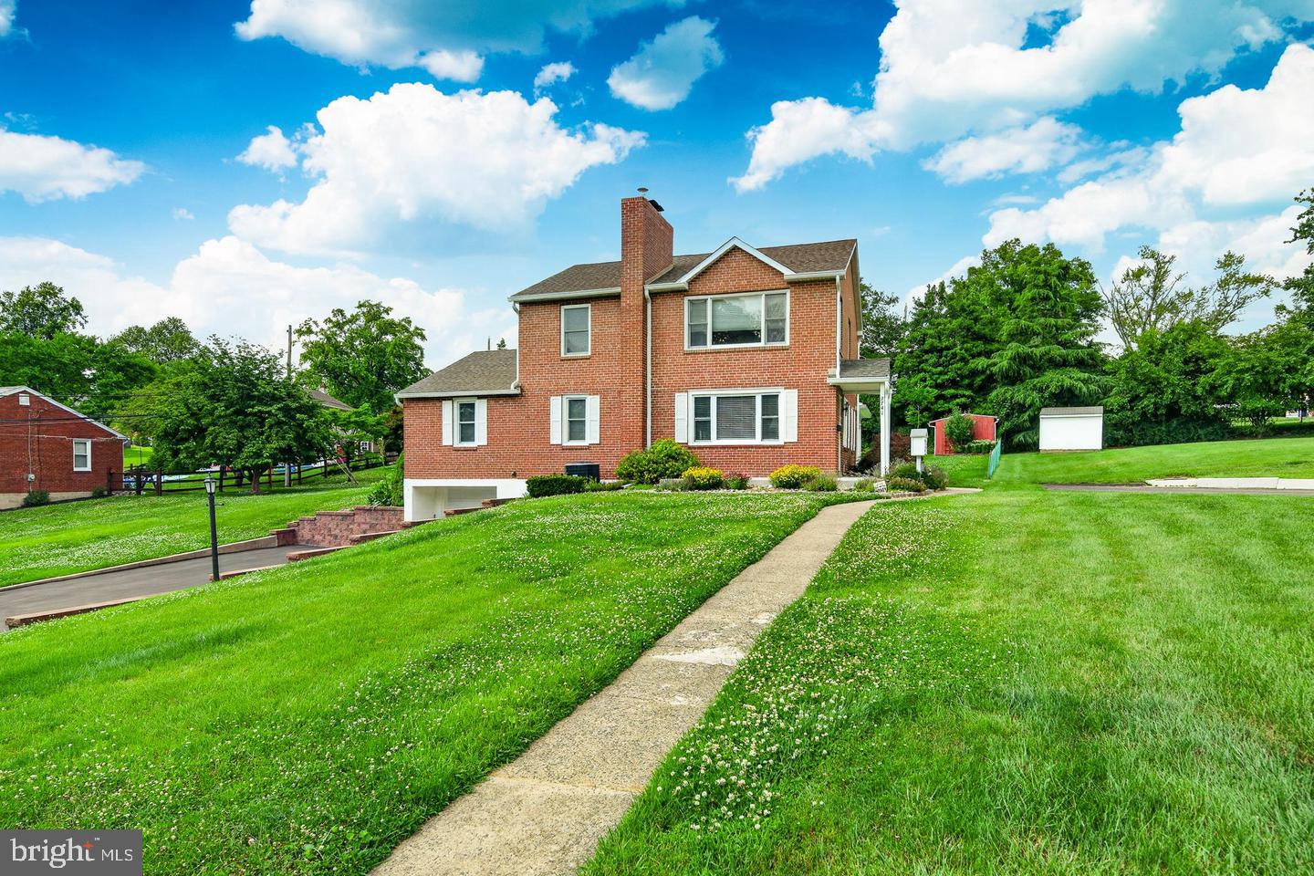2741 HILLVIEW ROAD