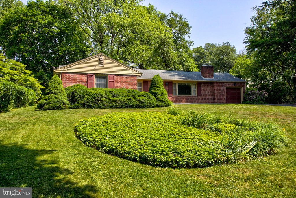 Photo of 1441 SUNSET DR, LANCASTER, PA 17601 (MLS # PALA2036868)