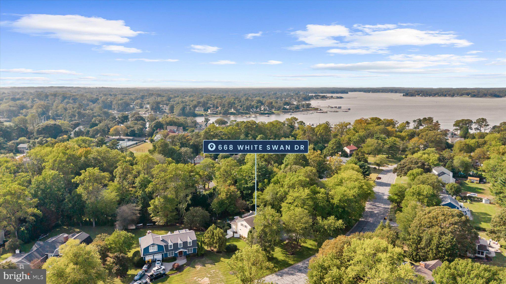 668 WHITE SWAN DRIVE