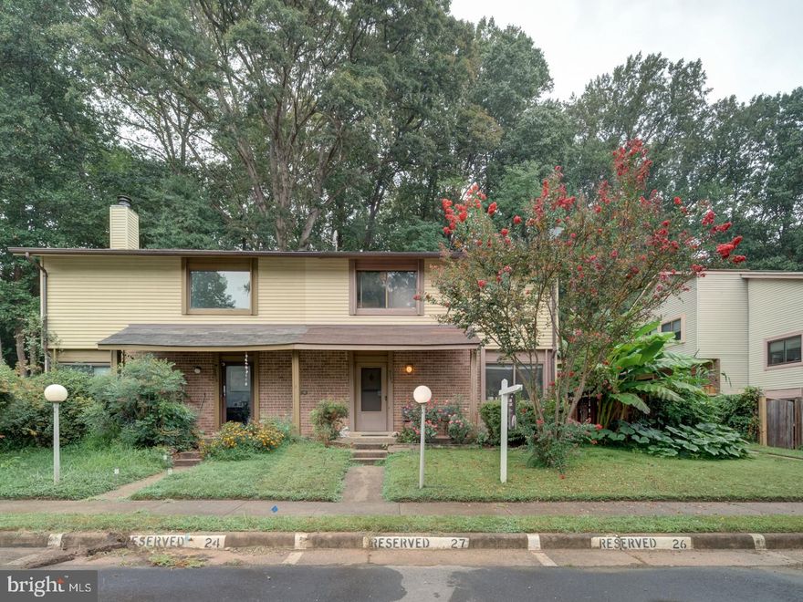 Welcome to 5674 Oak Tanager Ct — a charming 3-bedroom townhome nestled in the heart of Burke, offering the perfect blend of comfort, convenience, and community. Step inside to discover hardwood floors that flow throughout the entire home, a freshly painted main level, and a beautifully updated kitchen that opens seamlessly to the dining and living areas — ideal for both relaxing nights in and entertaining guests.
Upstairs, you’ll find three spacious bedrooms including a primary suite with a generous walk-in closet and abundant natural light. A full bath upstairs and a main-level half bath provide everyday ease.
Outside, enjoy a private fenced-in patio — perfect for morning coffee or evening dinners under the stars. The home sits in a safe, friendly neighborhood known for its walkability, top-rated schools, and access to everything: shopping, dining, lakes, parks, and scenic trails are just steps away. Commuters will love the proximity to multiple bus stops, the VRE, Metro access, and major routes including Fairfax County Parkway.
Don’t miss your chance to own a beautifully maintained home in one of Fairfax County’s most sought-after locations!