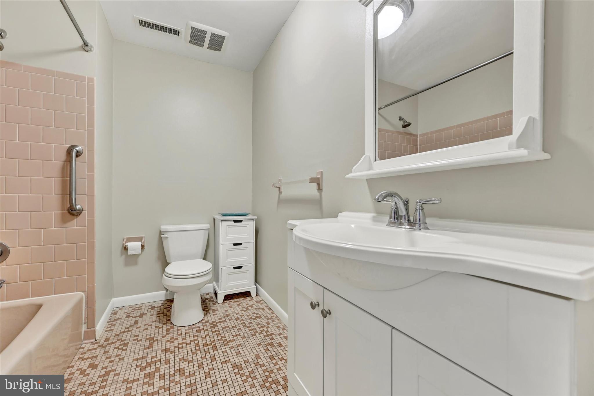 SUNNY ACRES - Residential