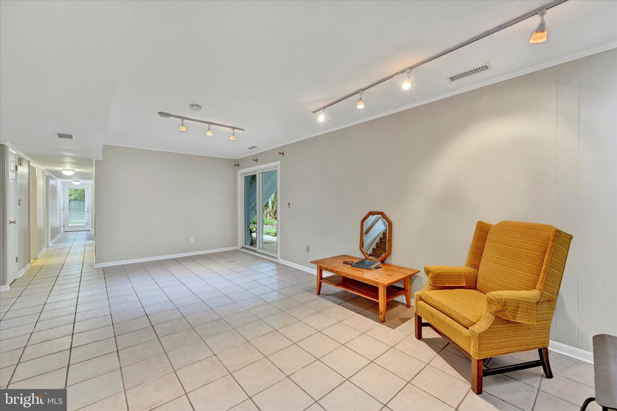 SUNNY ACRES - Residential