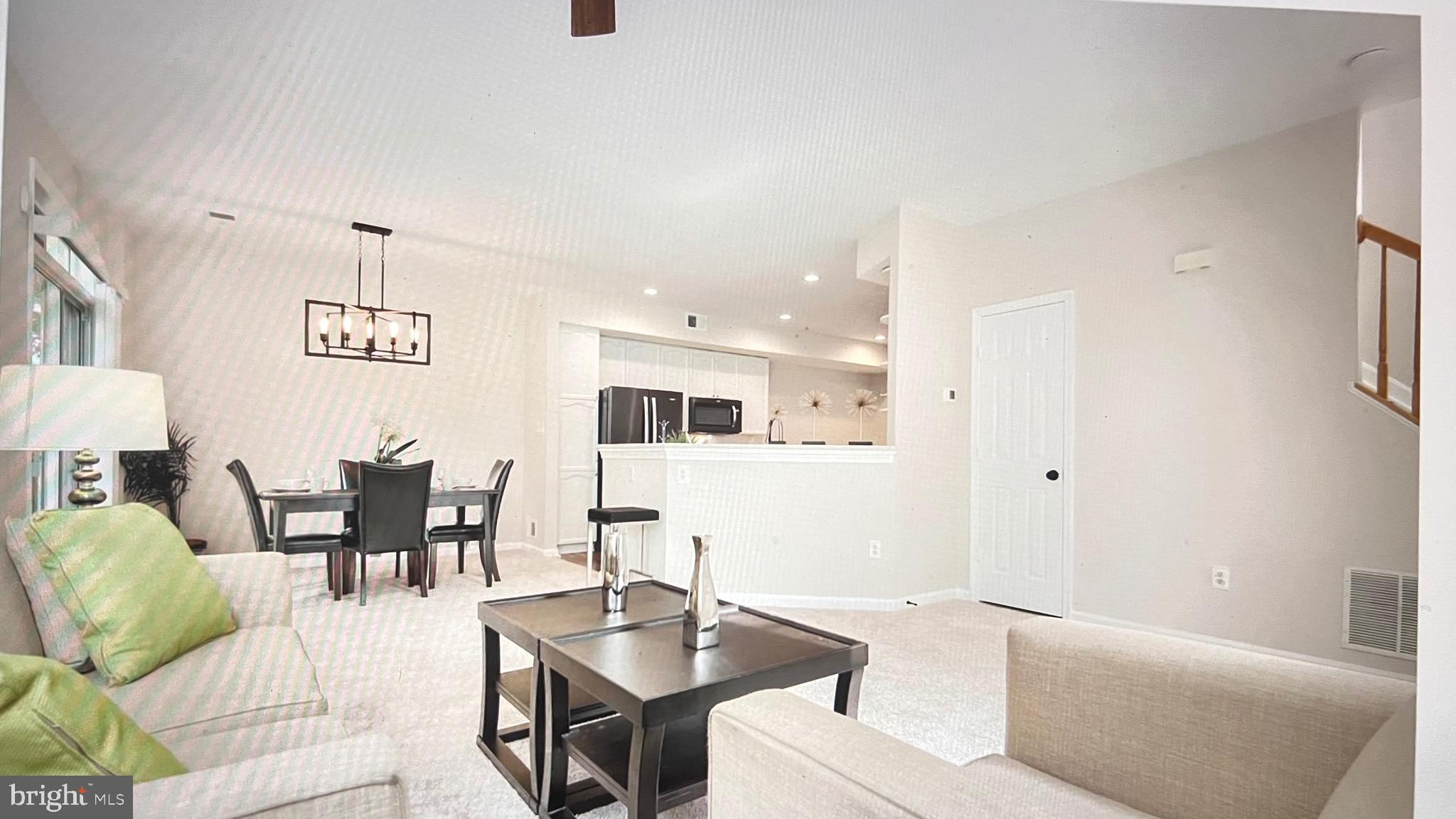 GLEN OAKS CONDOMINIUM - Residential Lease