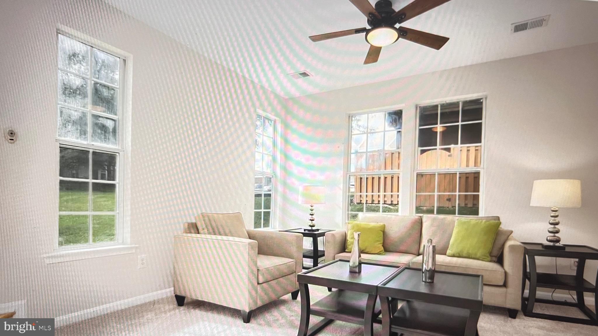 GLEN OAKS CONDOMINIUM - Residential Lease