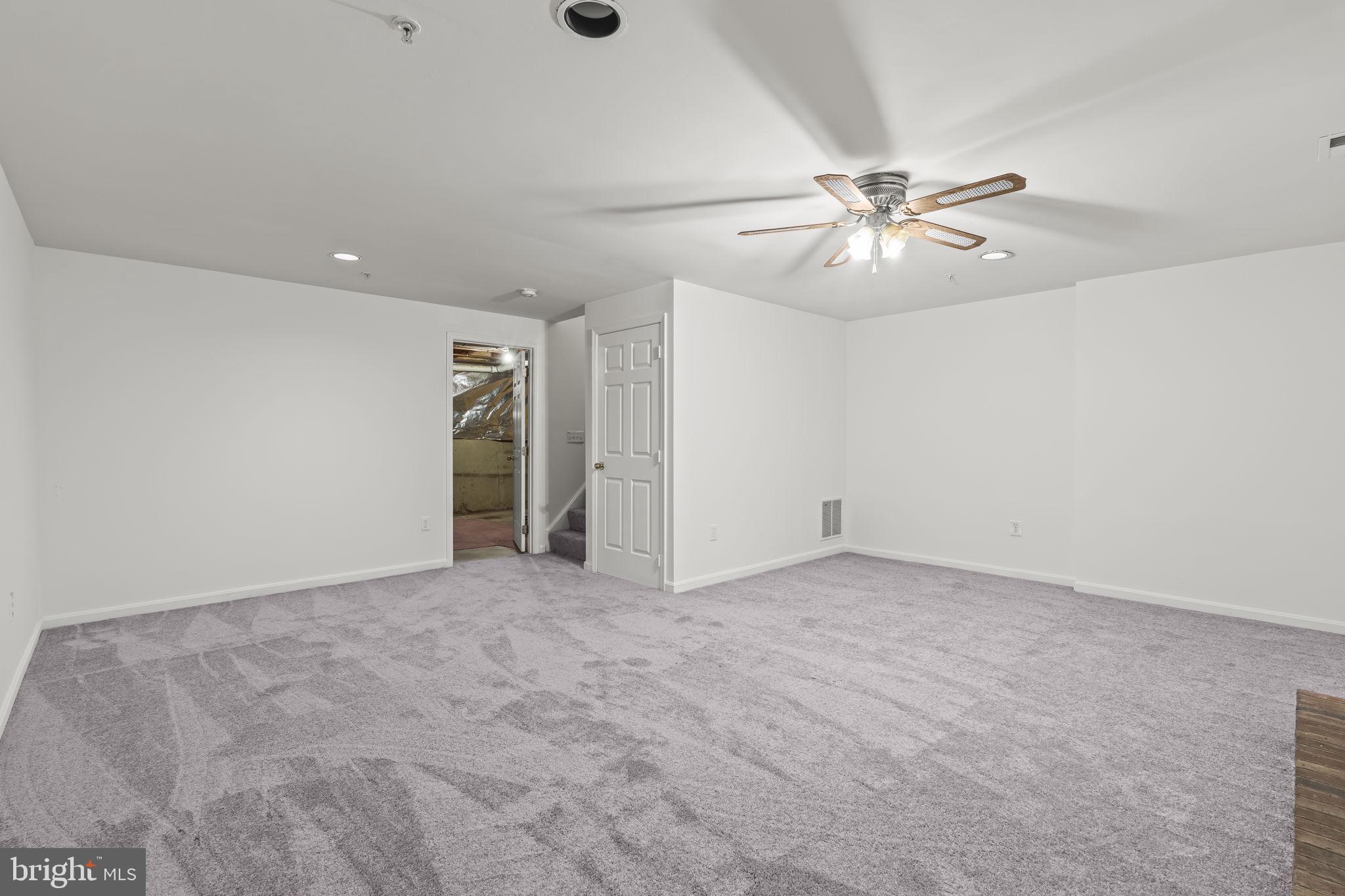 SEVEN OAKS - Residential
