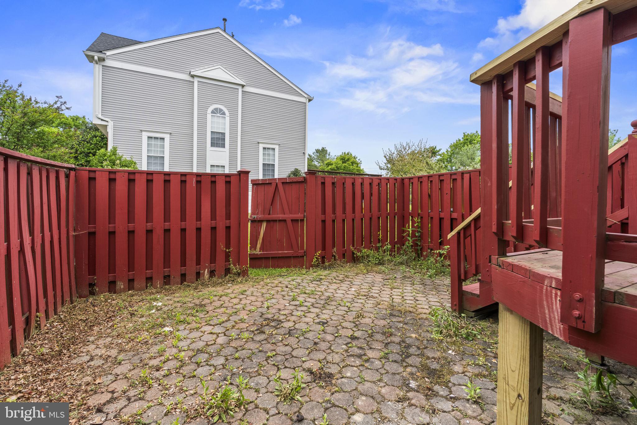 SEVEN OAKS - Residential