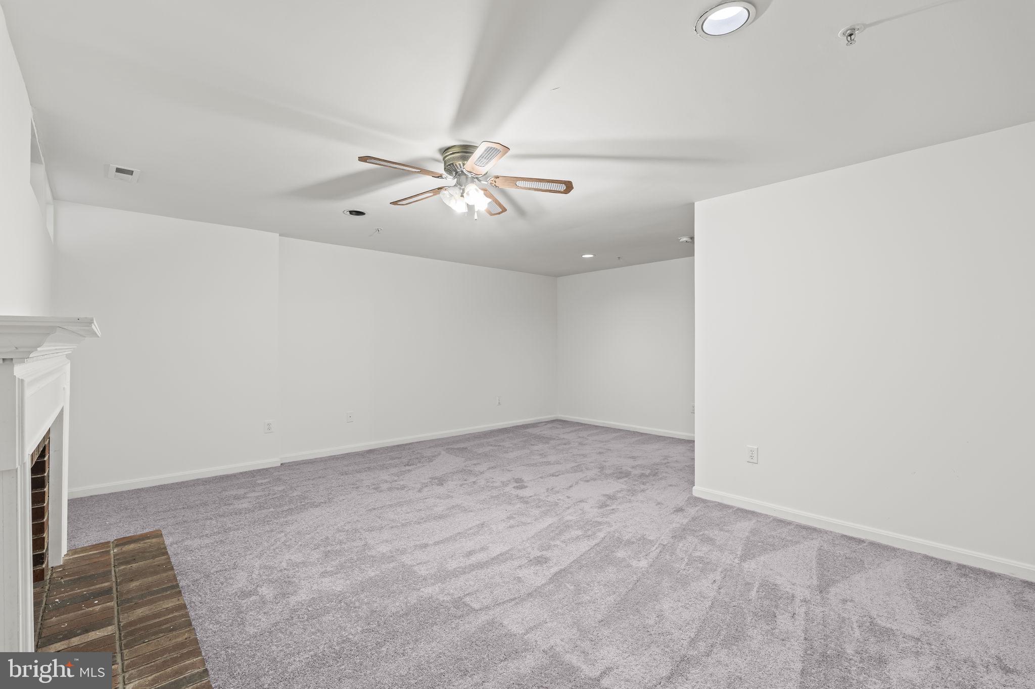 SEVEN OAKS - Residential