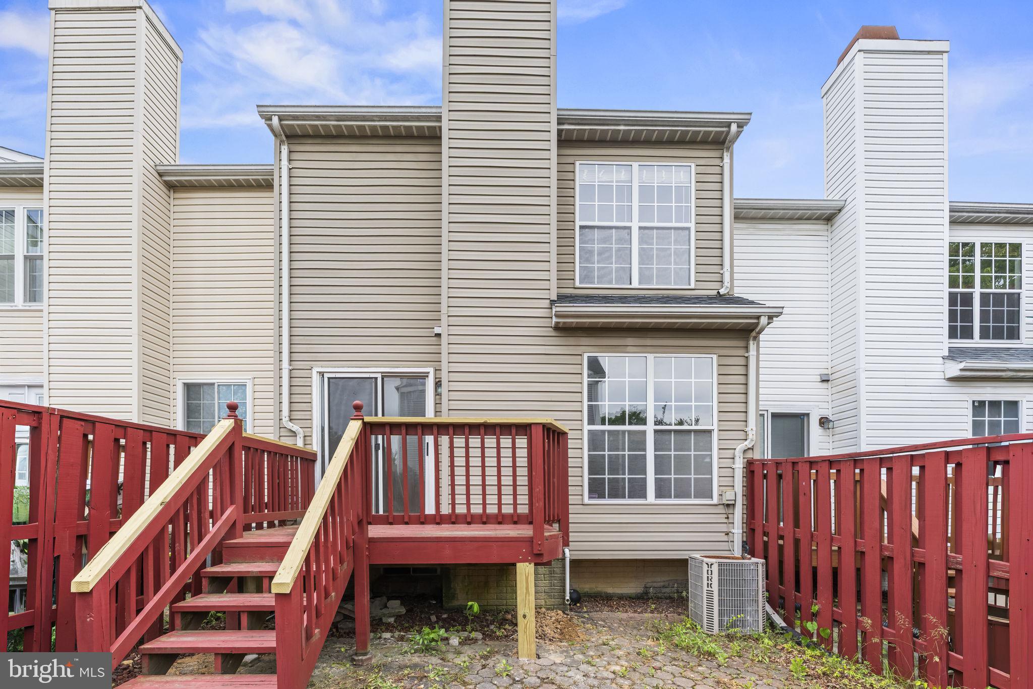 SEVEN OAKS - Residential