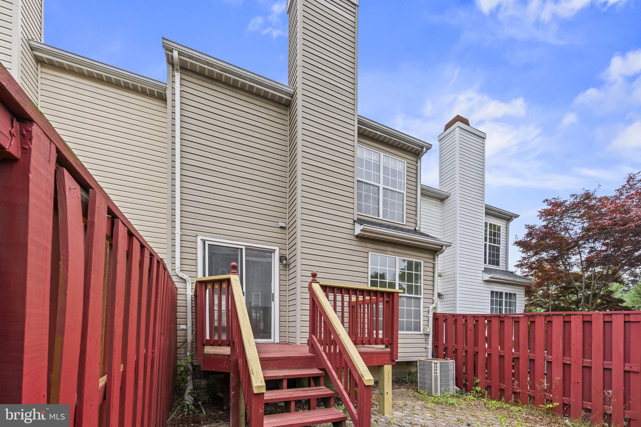 SEVEN OAKS - Residential