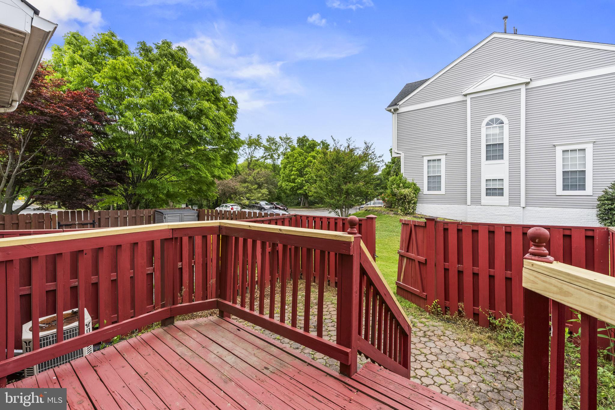 SEVEN OAKS - Residential