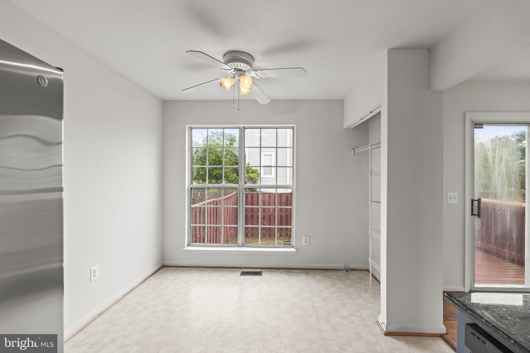 SEVEN OAKS - Residential