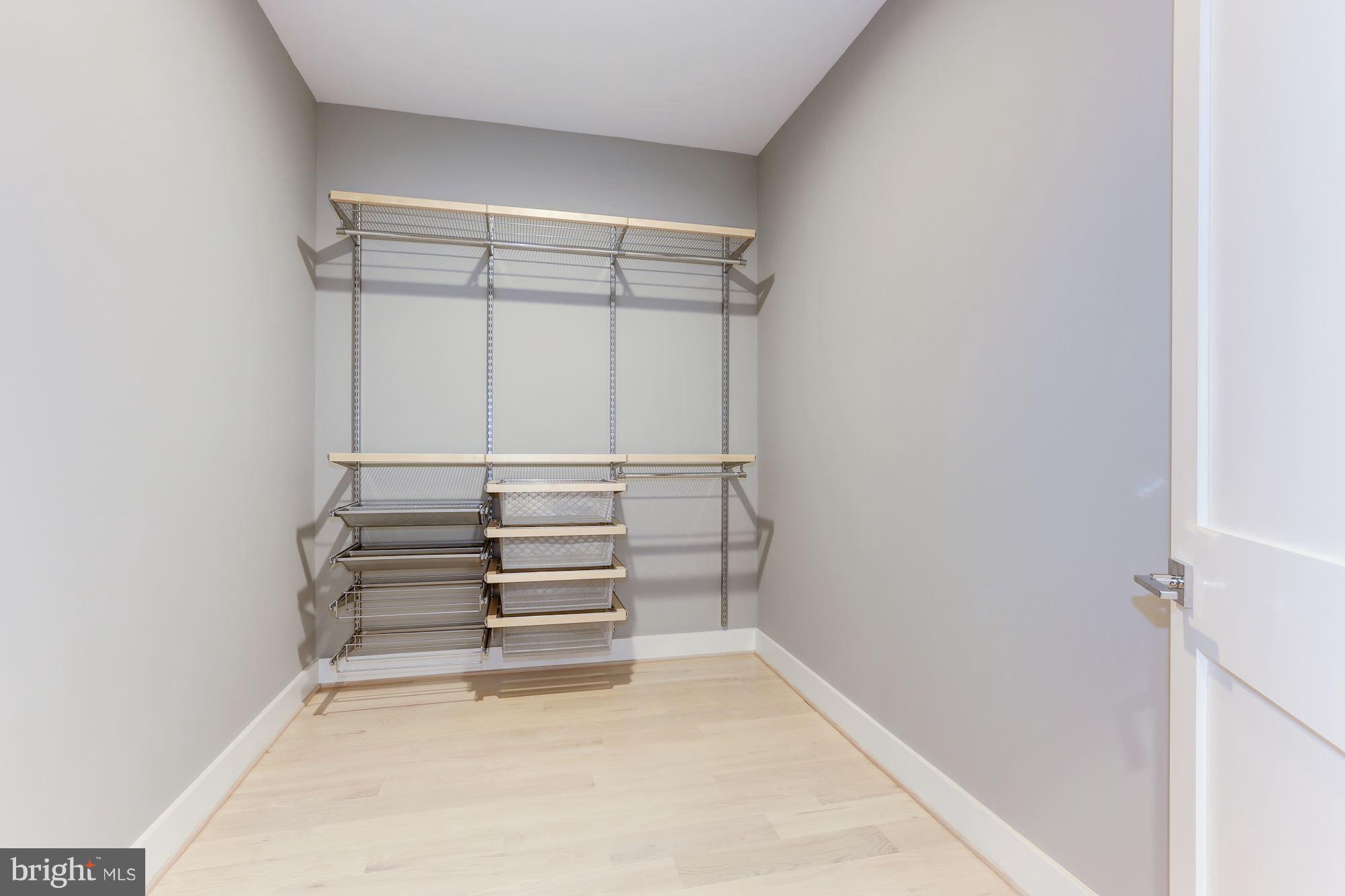 VIENNA WOODS - Residential