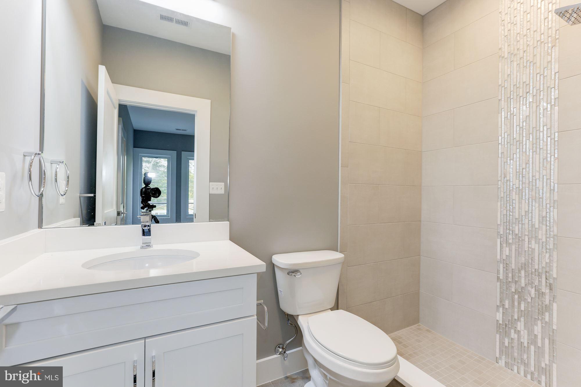 VIENNA WOODS - Residential