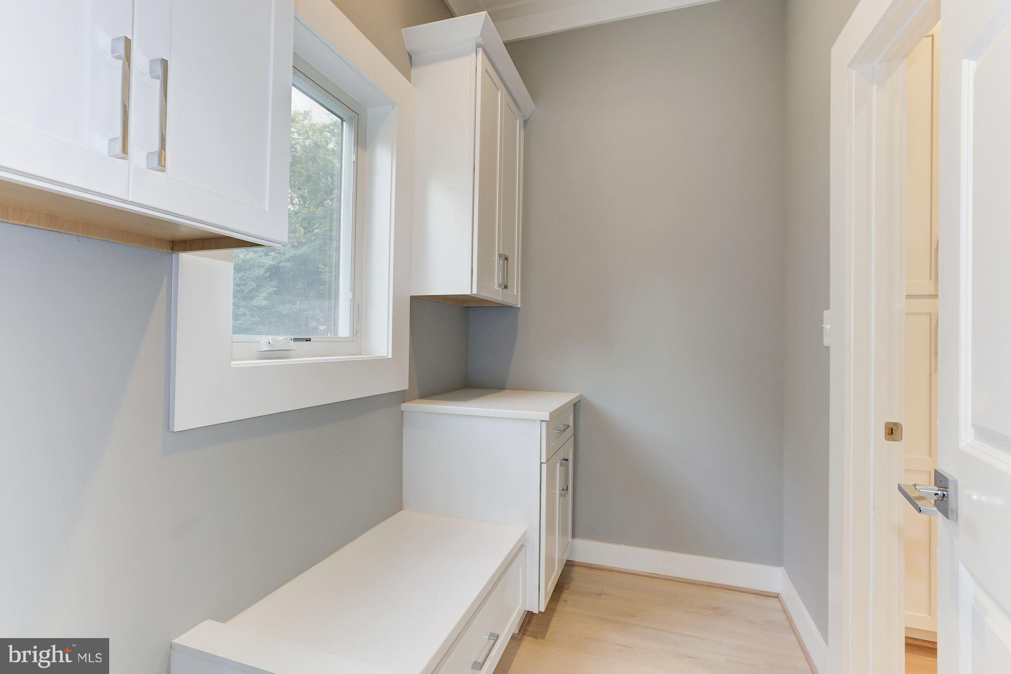 VIENNA WOODS - Residential