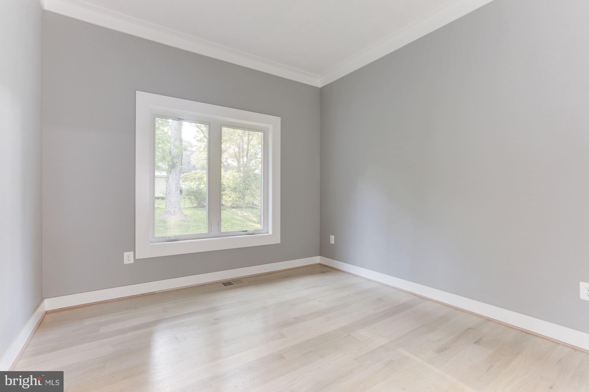 VIENNA WOODS - Residential