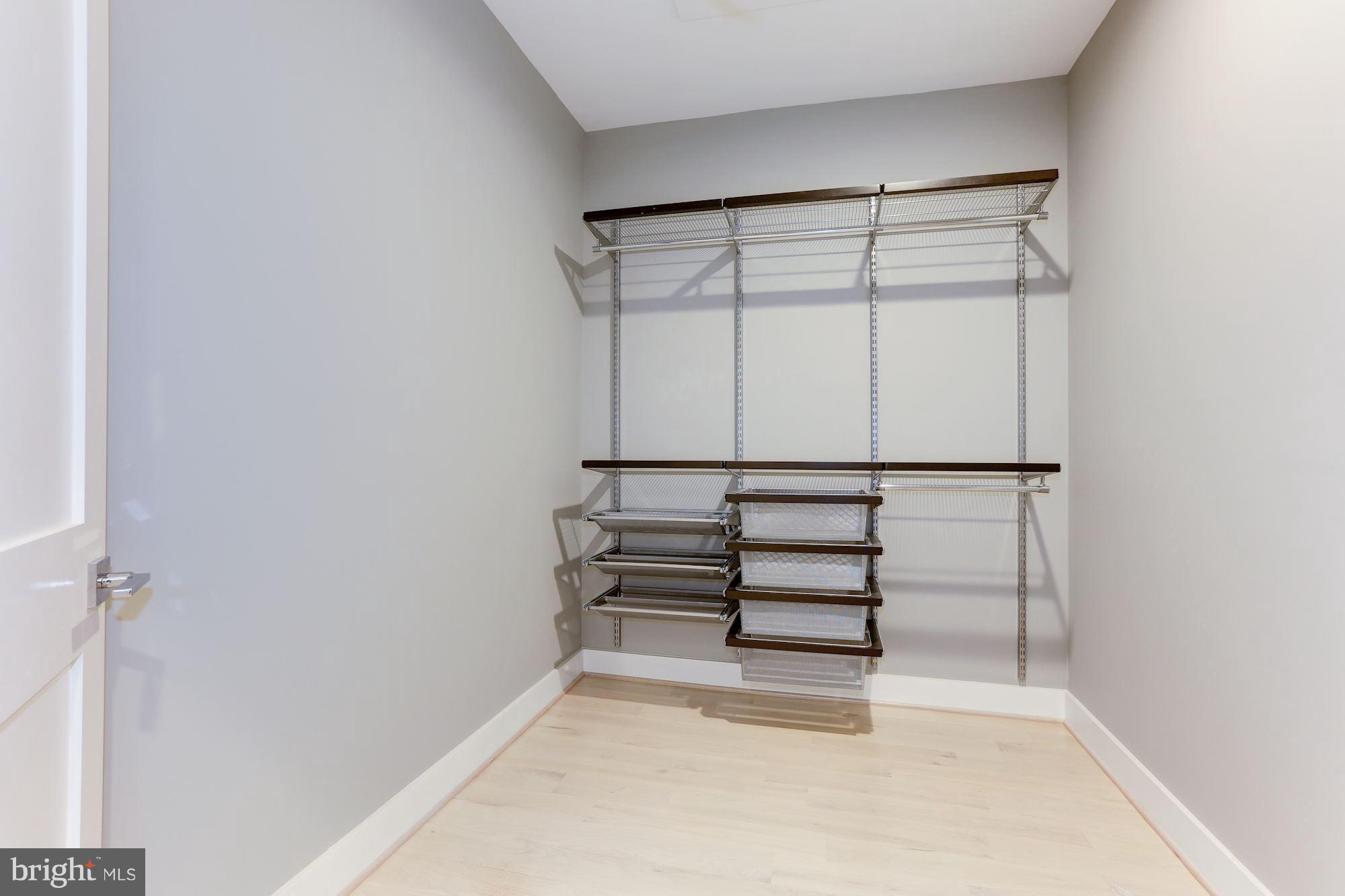 VIENNA WOODS - Residential