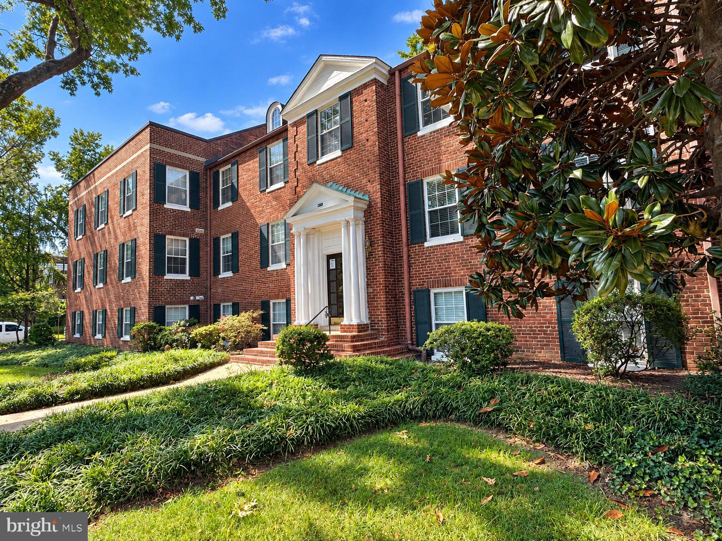 400 COMMONWEALTH AVENUE 203