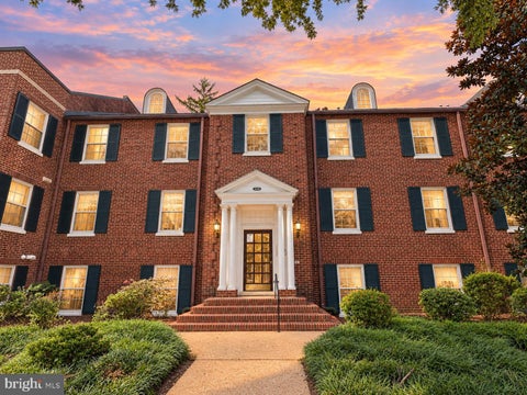 Photo of 400 Commonwealth Avenue #203, ALEXANDRIA, VA 22301 (MLS # VAAX2066494)