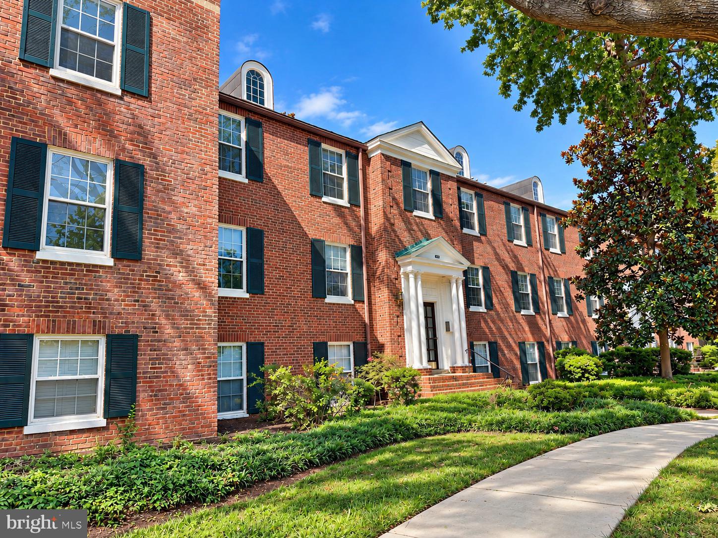 400 COMMONWEALTH AVENUE 203