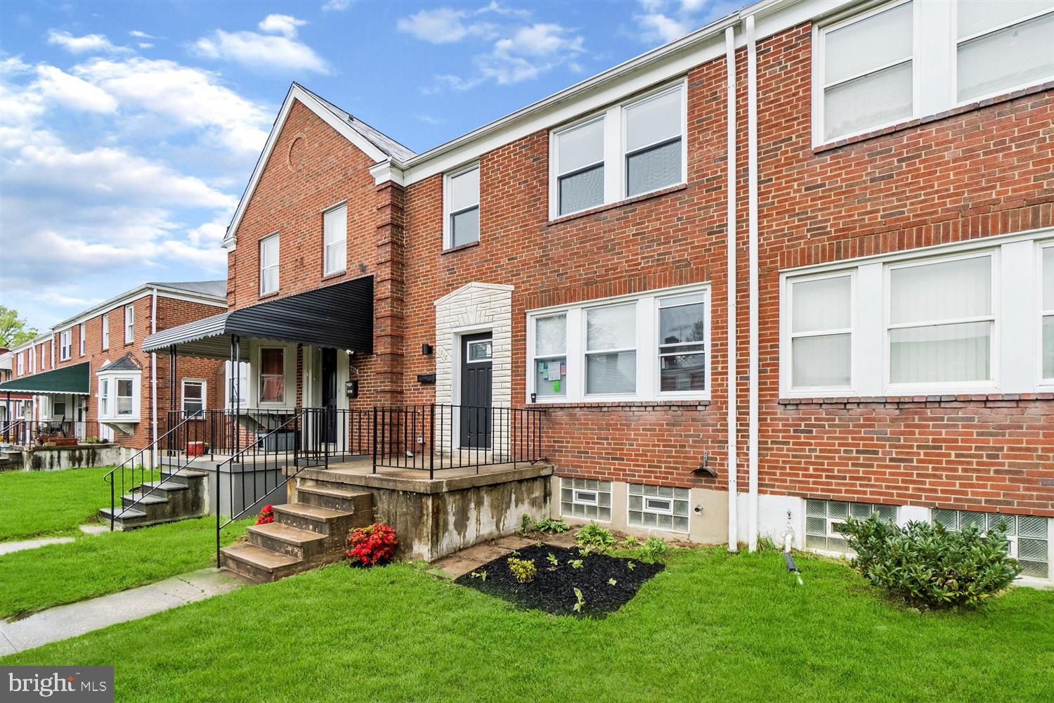 What a beautiful rehabbed home with Hard wood Flooring, WW carpet, Stainless Steel appliances, All new 36" cabinets, and granite counter tops. LED recess lighting, contemporary style chandelier. Don't forget the detail Crown Molding. This home has all New Electric, HVAC, and Plumbing...............