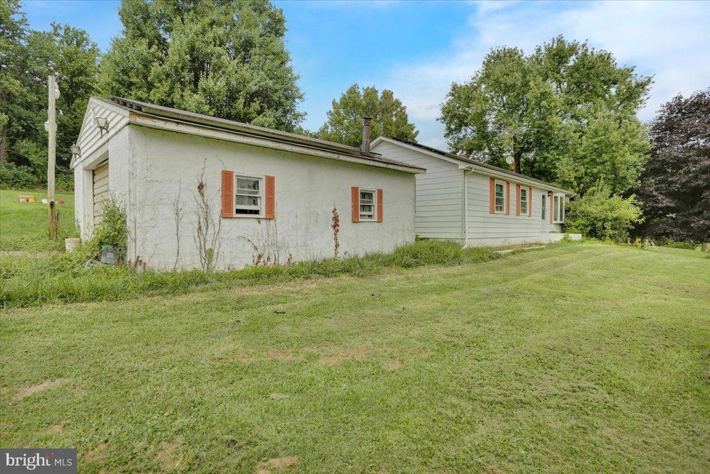 Photo of 996 VALLEY RD, QUARRYVILLE, PA 17566 (MLS # PALA2038676)