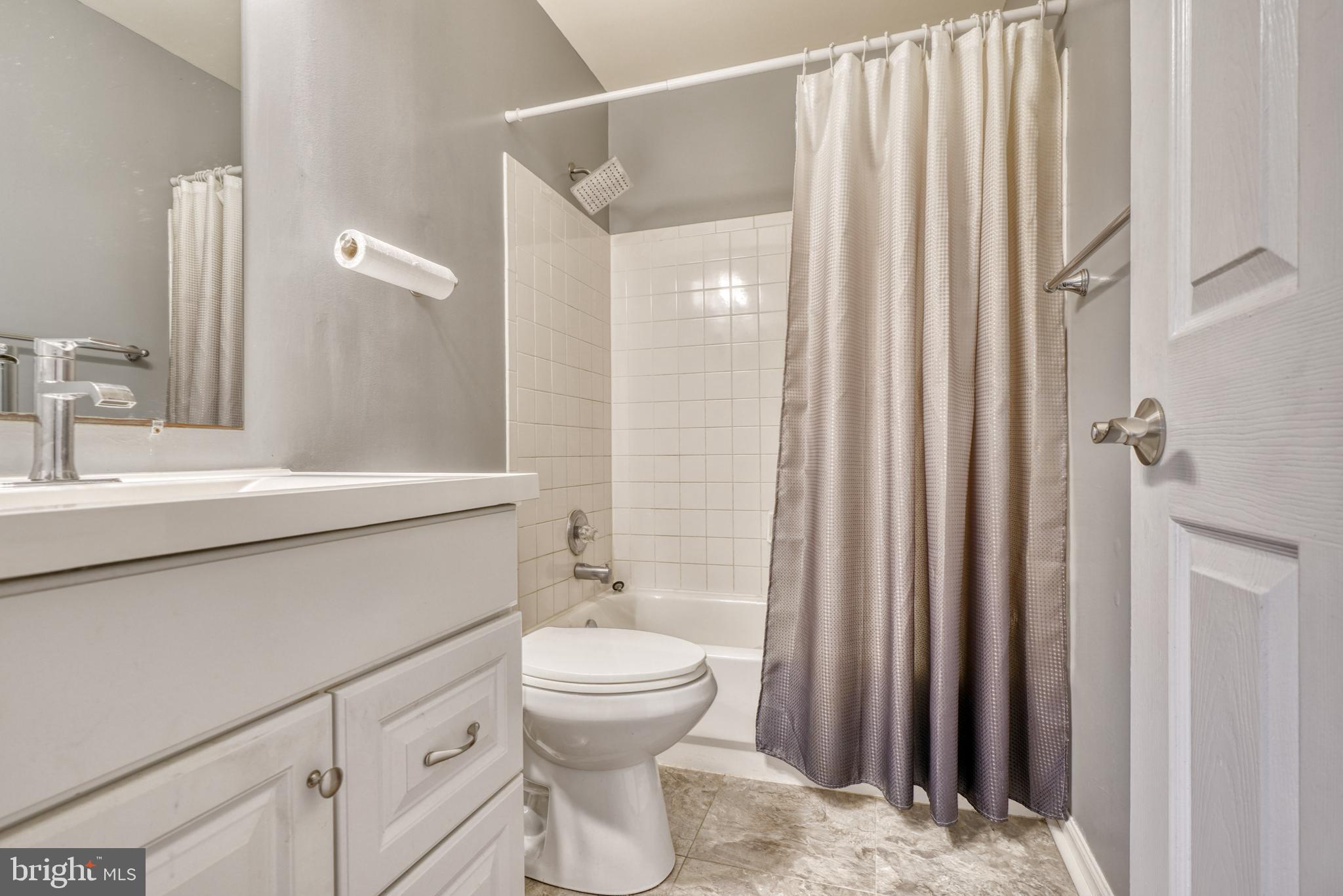 ROLLING VIEW GREEN - Residential