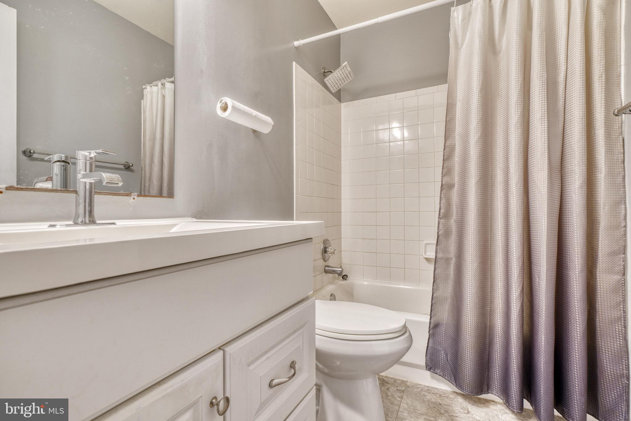 ROLLING VIEW GREEN - Residential