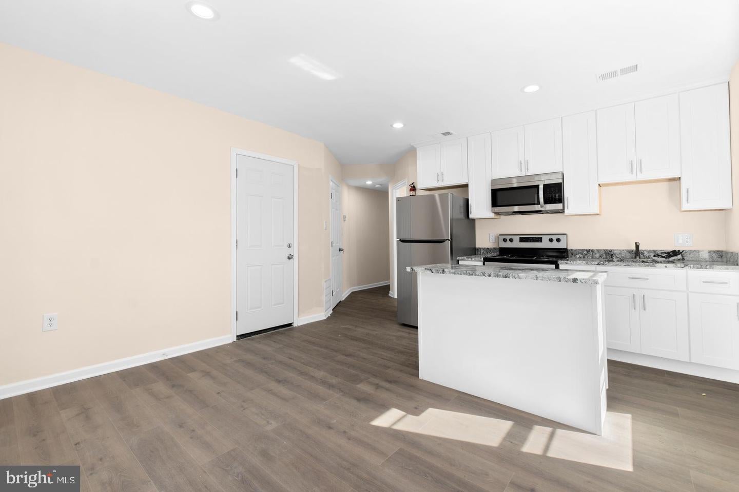 3158 BUENA VISTA TERRACE SE 1
