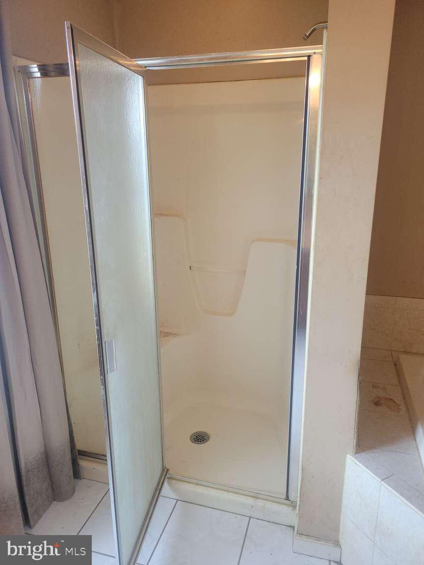 WINDSOR MANOR - Residential