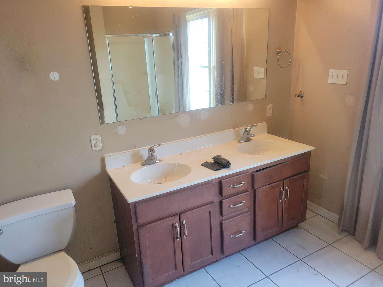 WINDSOR MANOR - Residential