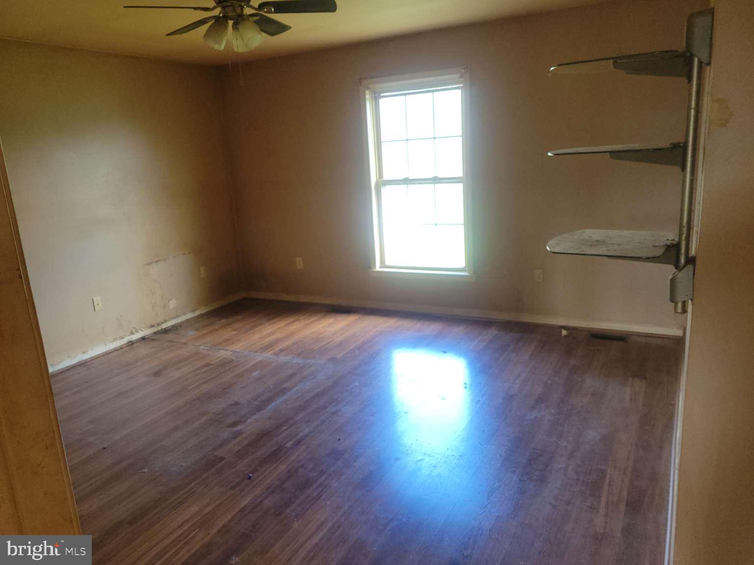 WINDSOR MANOR - Residential