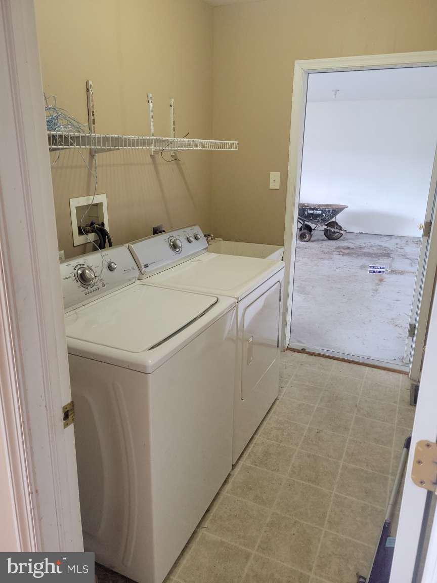 WINDSOR MANOR - Residential