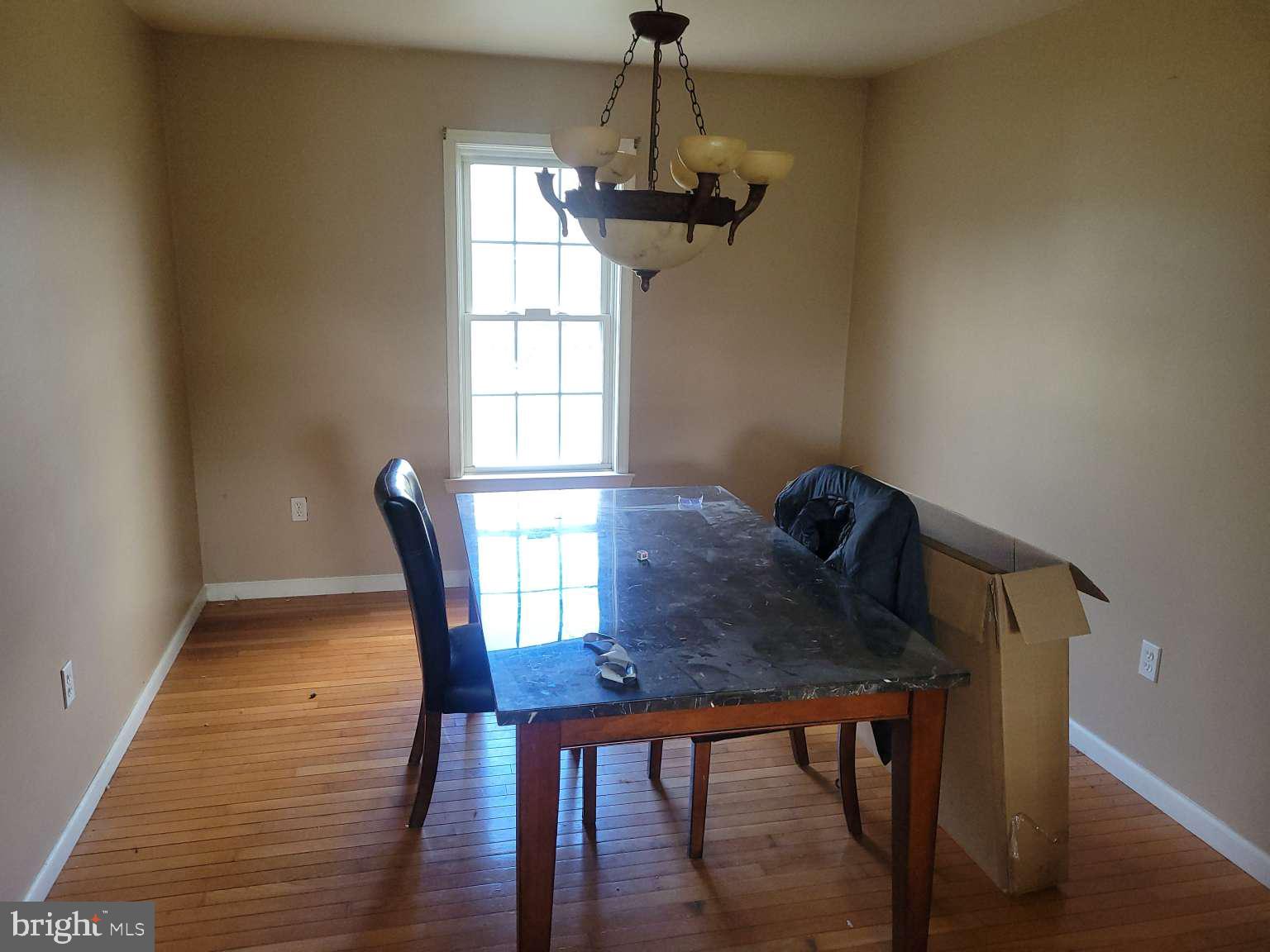 WINDSOR MANOR - Residential