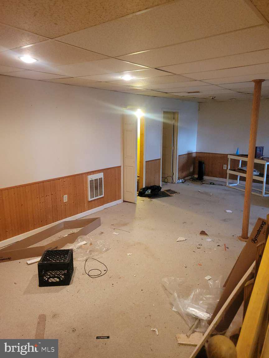 WINDSOR MANOR - Residential