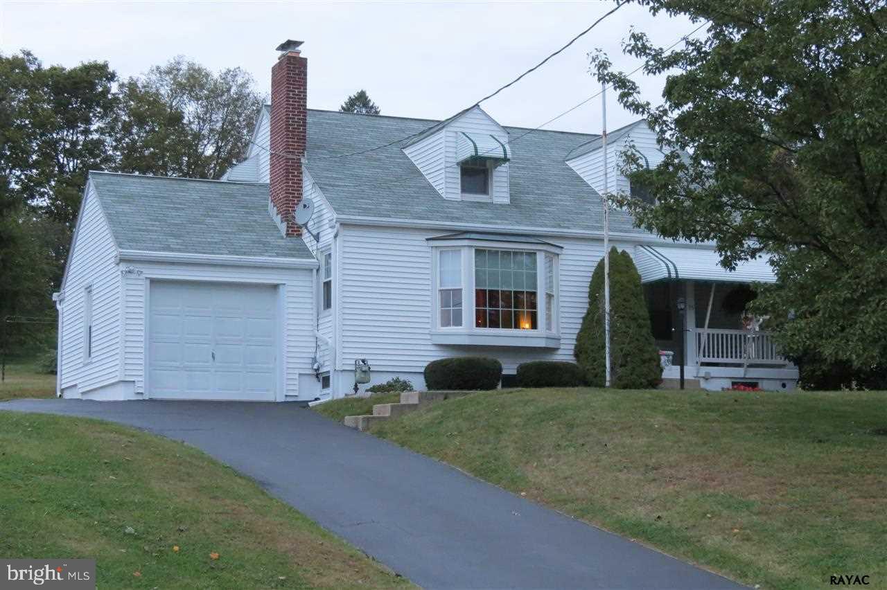 Meticulous care over the years has been given by the original owner! Owner has current pest control policy and inspection roof reports. Replacement windows throughout home and a new furnace in 2013.